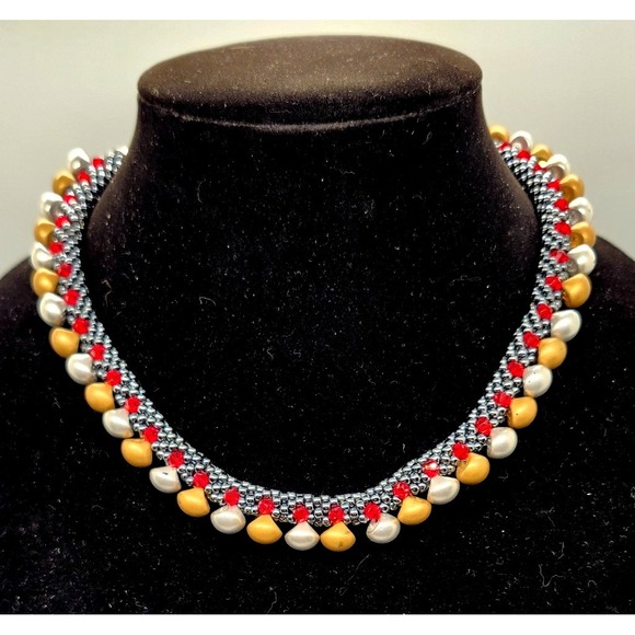 The Unbranded Brand Jewelry - Lovely‎ Beaded Choker Collar Necklace. Gold, Silver, Red. 16" Vintage Inspired